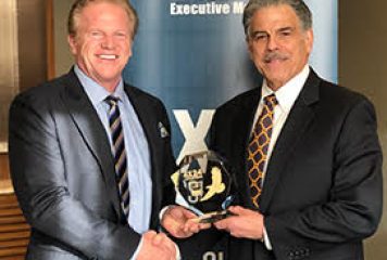 Bernie Elero, SVP of Business Development and Capture Management for AECOM, Receives 4×24 Chairman’s Award