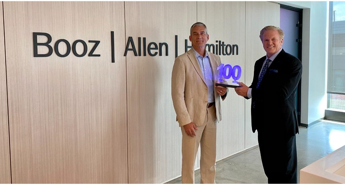 Booz Allen EVP Greg Wenzel Presented 2021 Wash100 Award By Executive Mosaic CEO Jim Garrettson