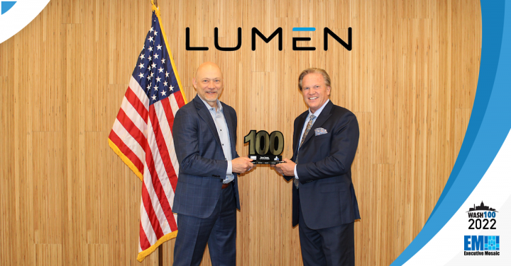 Executive Mosaic CEO Jim Garrettson Presents 3rd Wash100 Award to Dave Young, SVP of Strategic Sales for Lumen Technologies