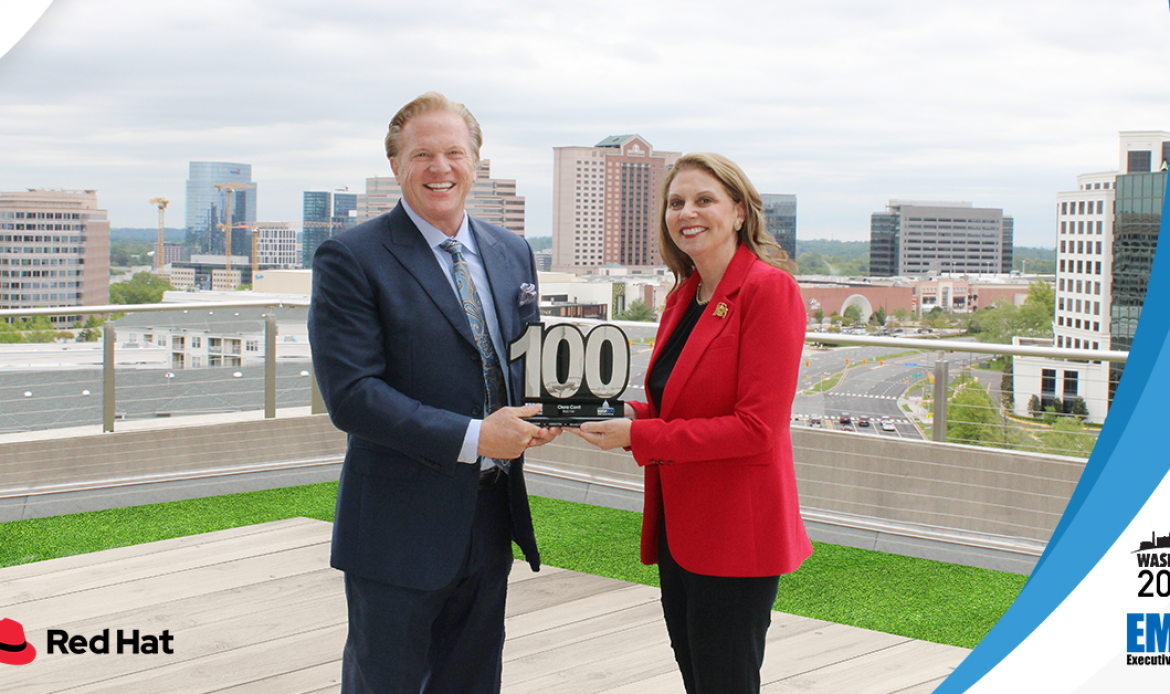 Red Hat VP & GM Clara Conti Presented 2022 Wash100 Award By Executive Mosaic CEO Jim Garrettson